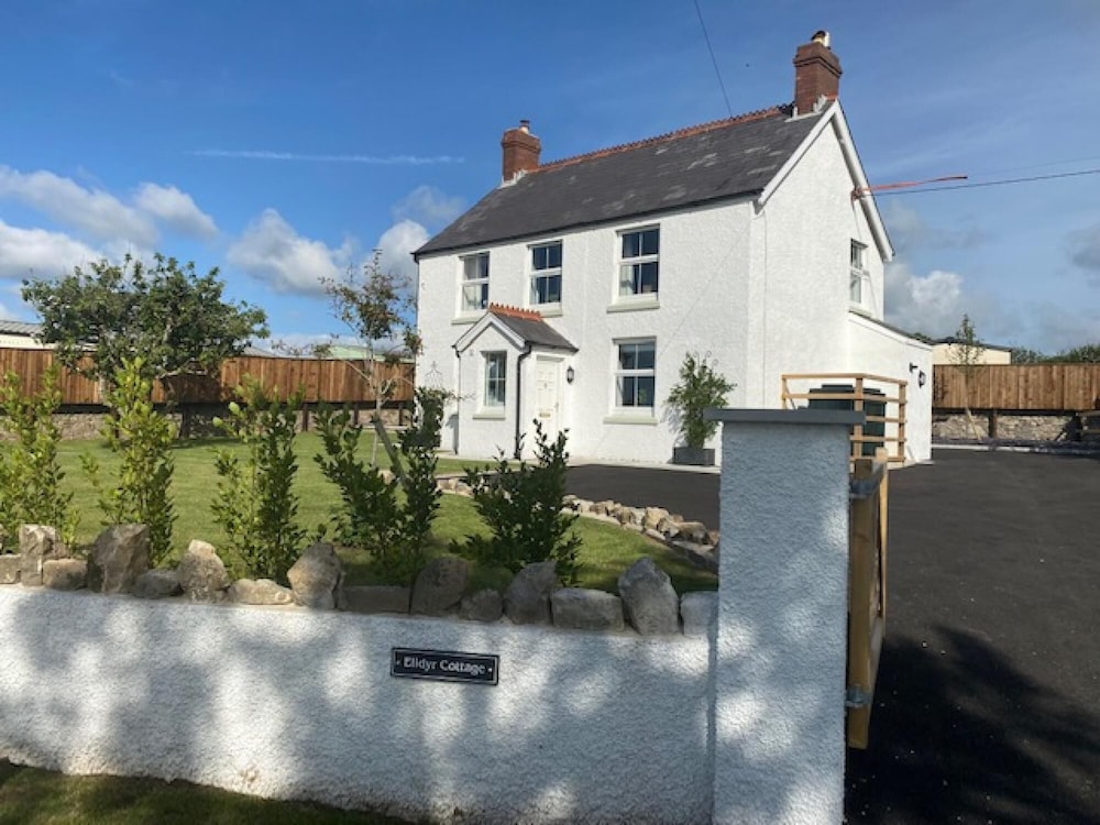 Elidyr Cottage - 3 Bedroom Cottage - Amroth view 3