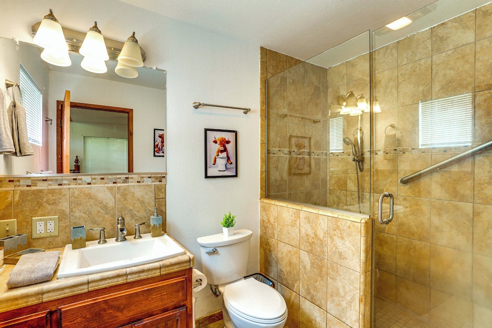 Scenic Riverfront Escape w/ Sauna in Junction City
