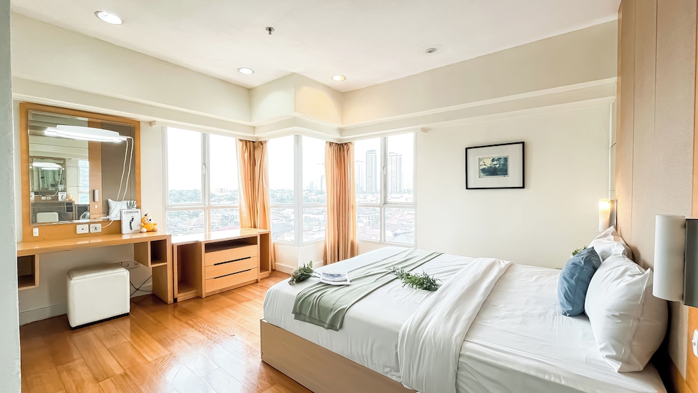 Contemporary Minimalist 2Br Apartment At Somerset Berlian Kebayoran Lama