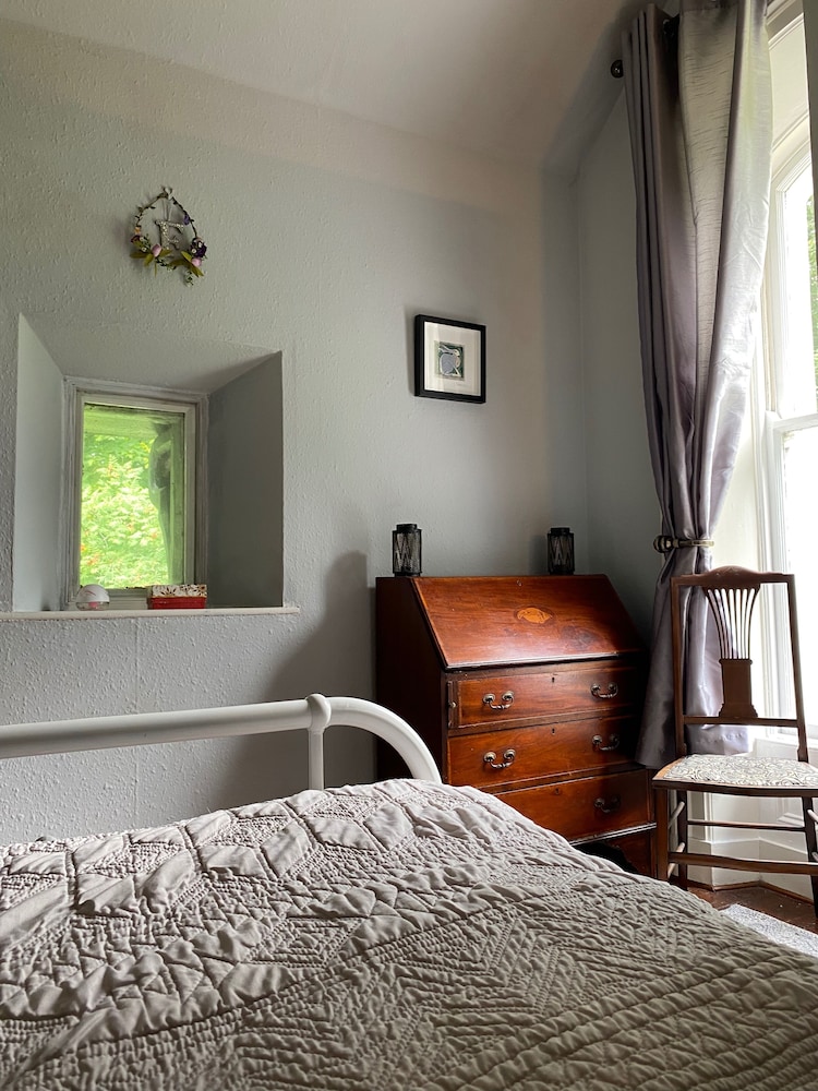 Fabulous 6 Bedroom Victorian Period House