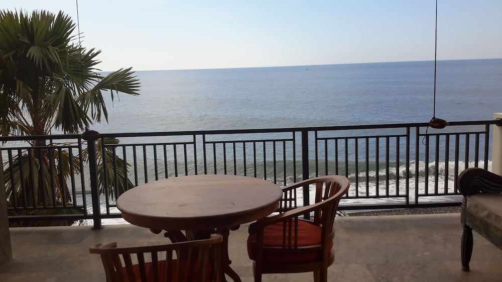 Amed Beach Villa
