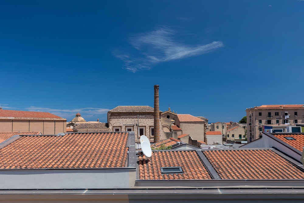 Tre terrazze in Piazza Magione view 2
