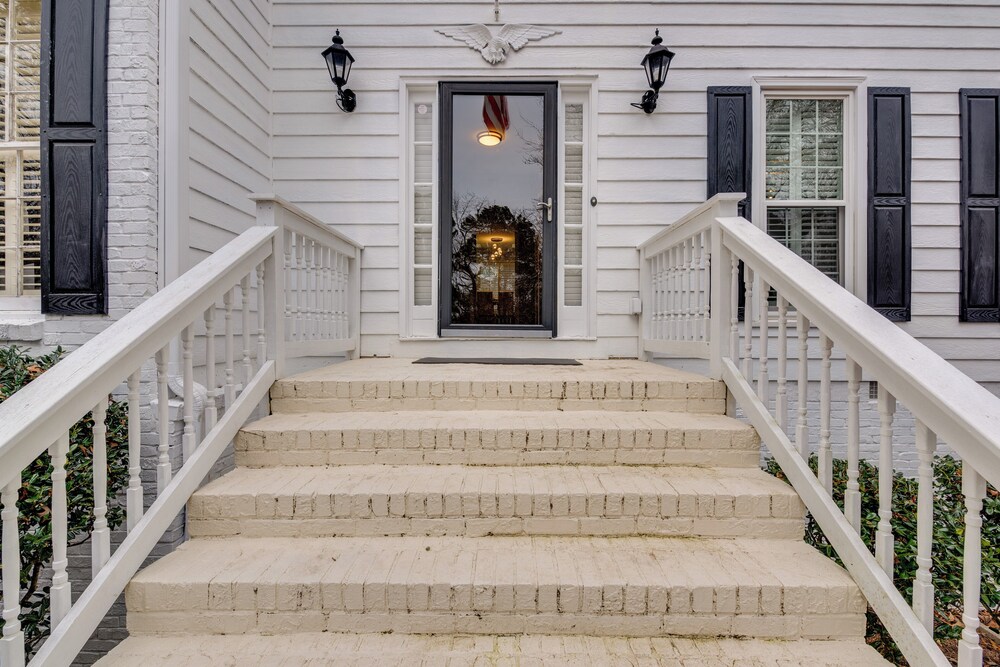 Spacious Home w/ Deck in Marietta!