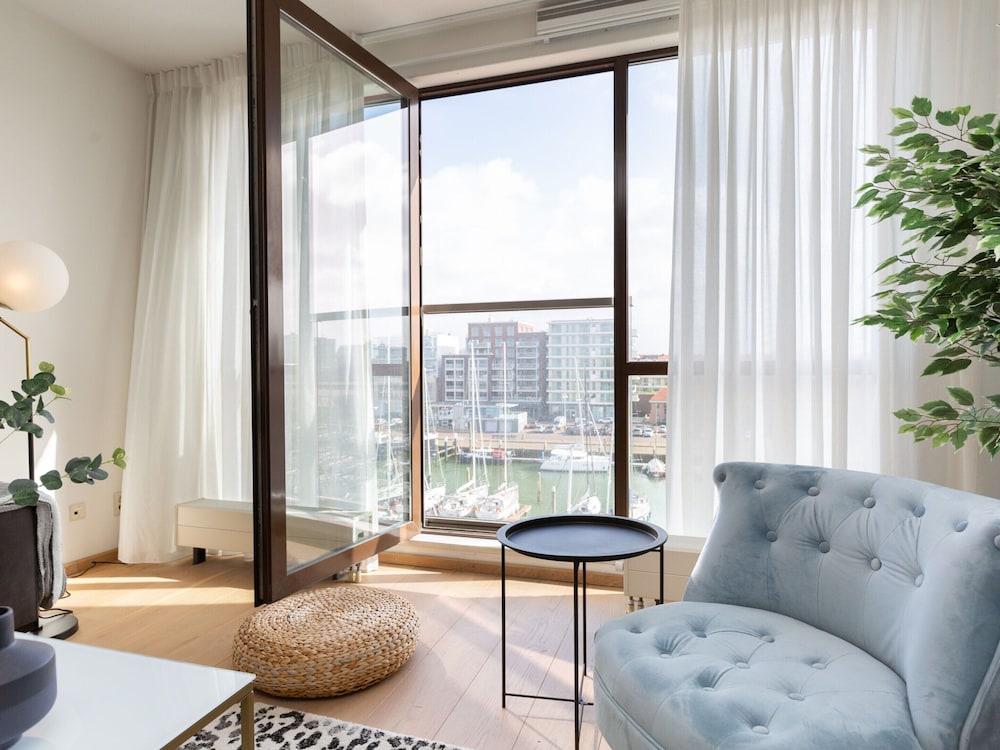 Attractive Apartment in Den Haag with Balcony near Beach view 4