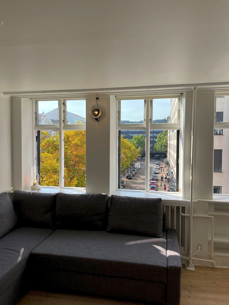 Elegant Apartment In Central