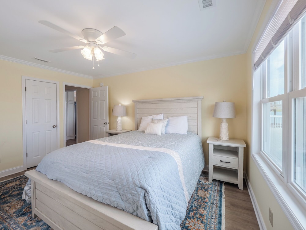 Bear's Den by Topsail Realty