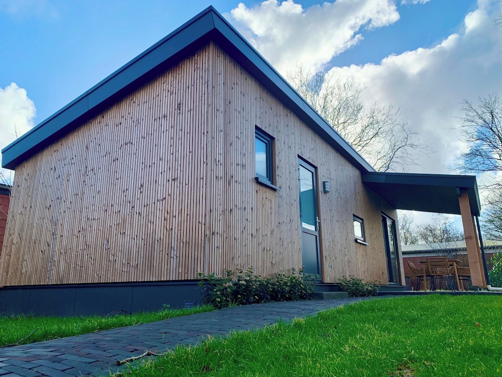 Chalet in Sint Maartenszee Near Sandy Beach
