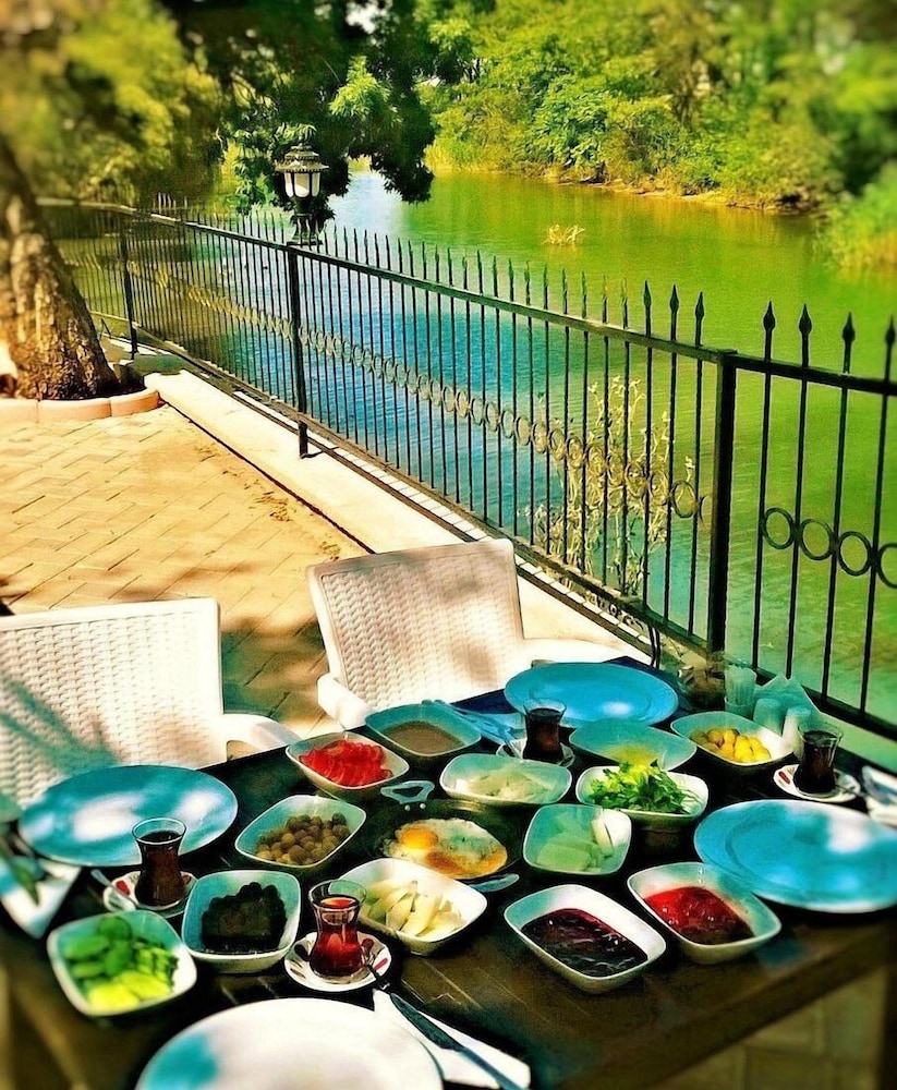 LEMON PARK HOUSE