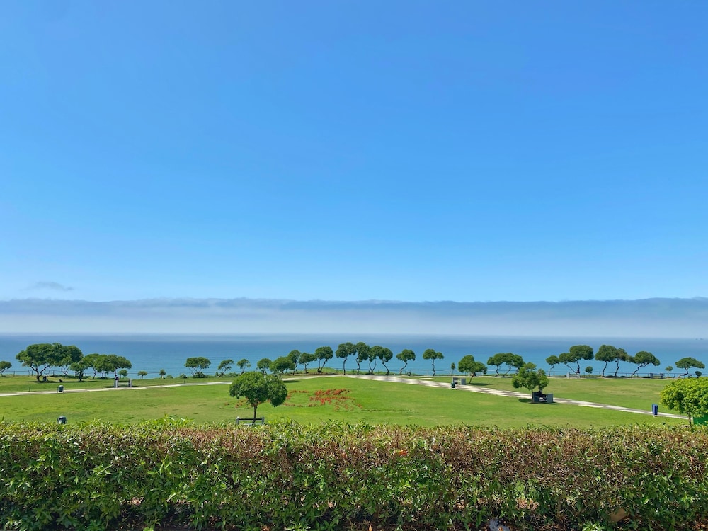 Picturesque 2BR at Malecon