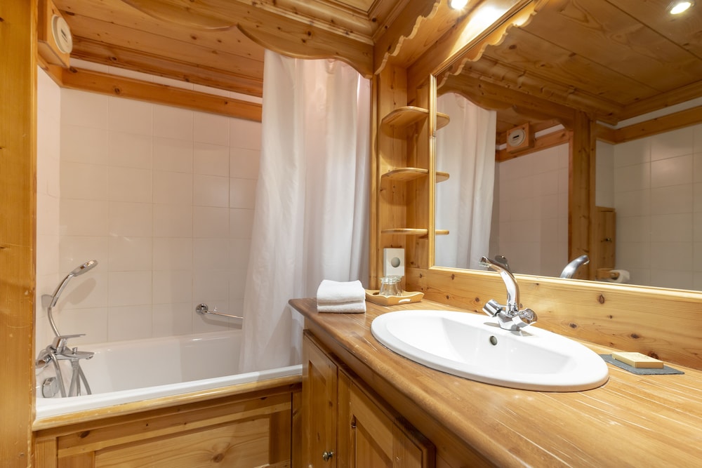 Les Allues Vacations - Hotel L'Eterlou - Property Image 5