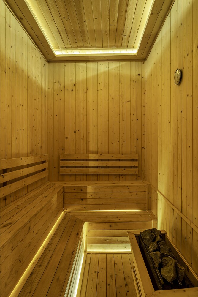 Casa Amor by GORO