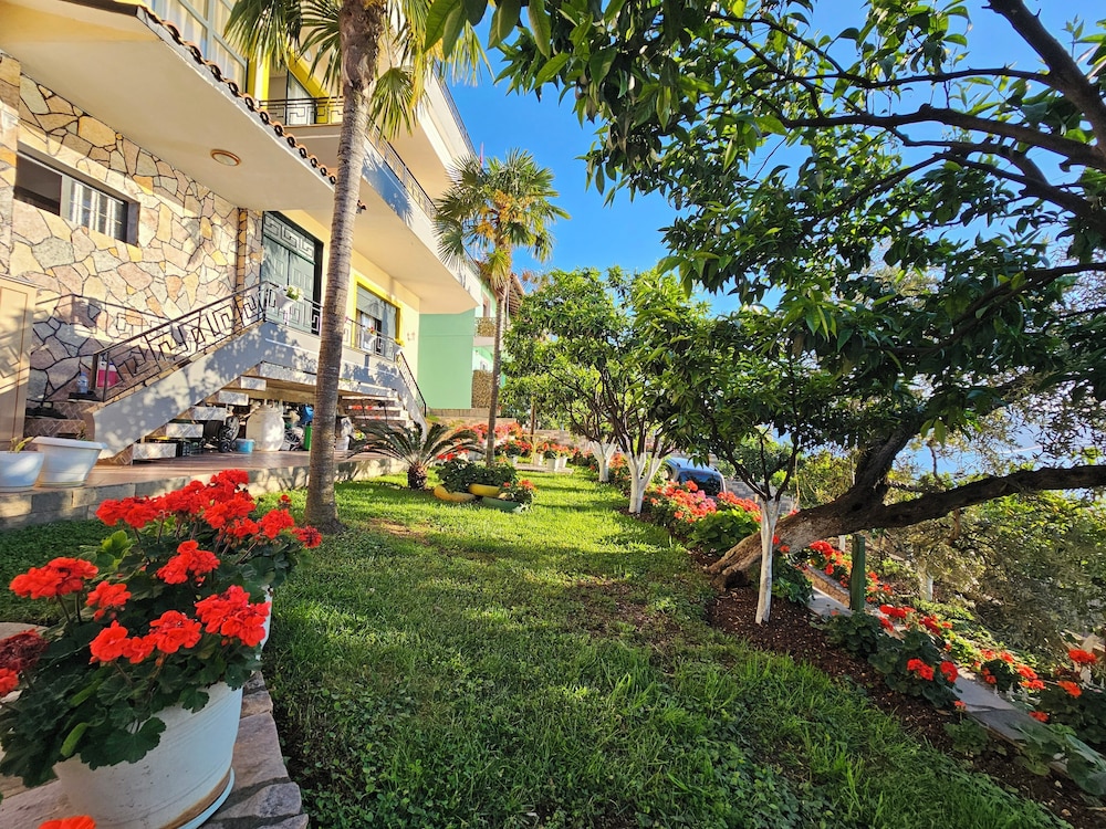 Villa Meminaj Vlore, Sea View and Garden, Vlore