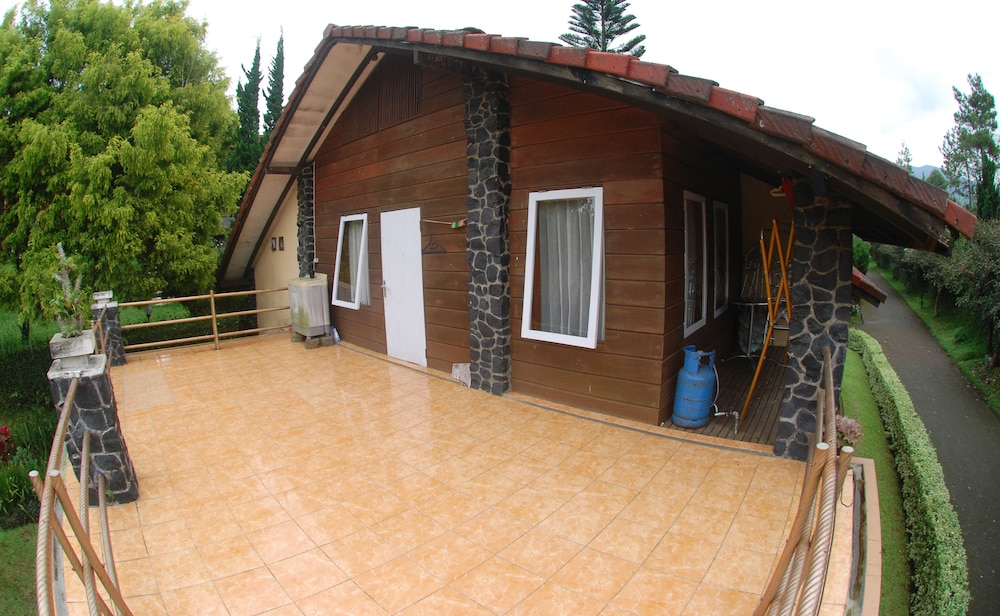 Villa ChavaMinerva Istana Bunga-Lembang