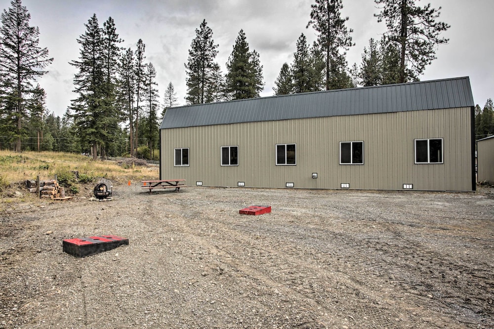 Rural Kettle Falls Bunkhouse w/ Airstrip & Trails! view 3