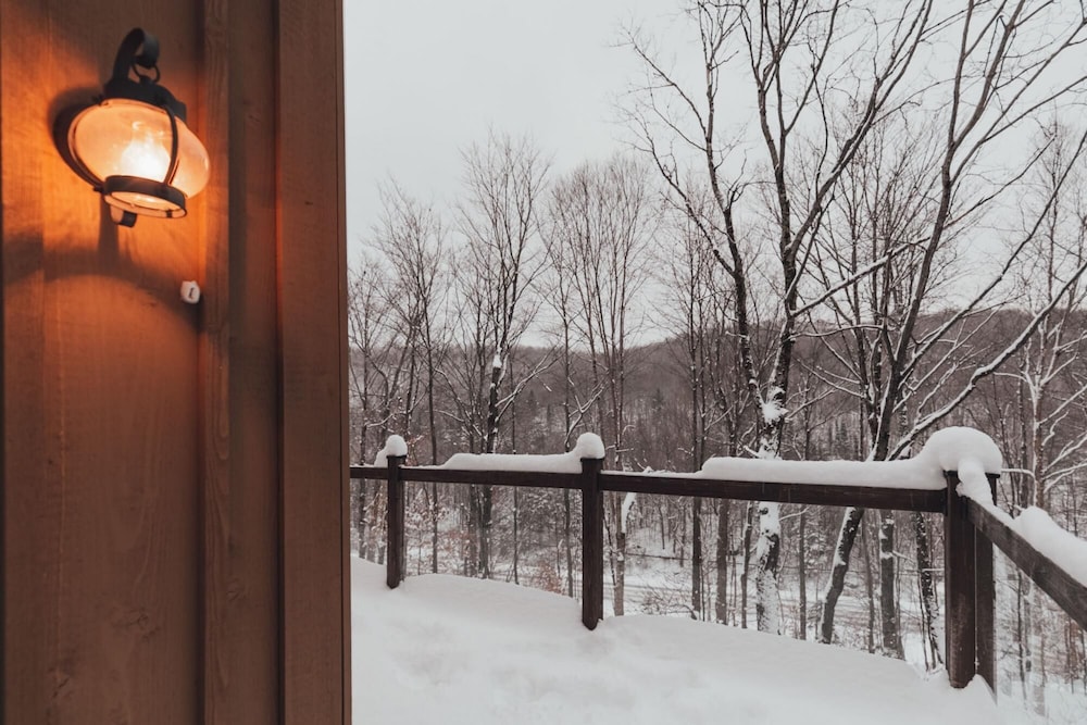The Pika - Beautiful Mountain-top Cottage With 23 Acres of Private Land With Hiking