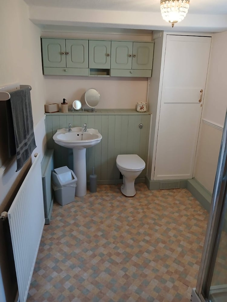 Charming Dolgellau Townhouse With Garden, Perfect for Families