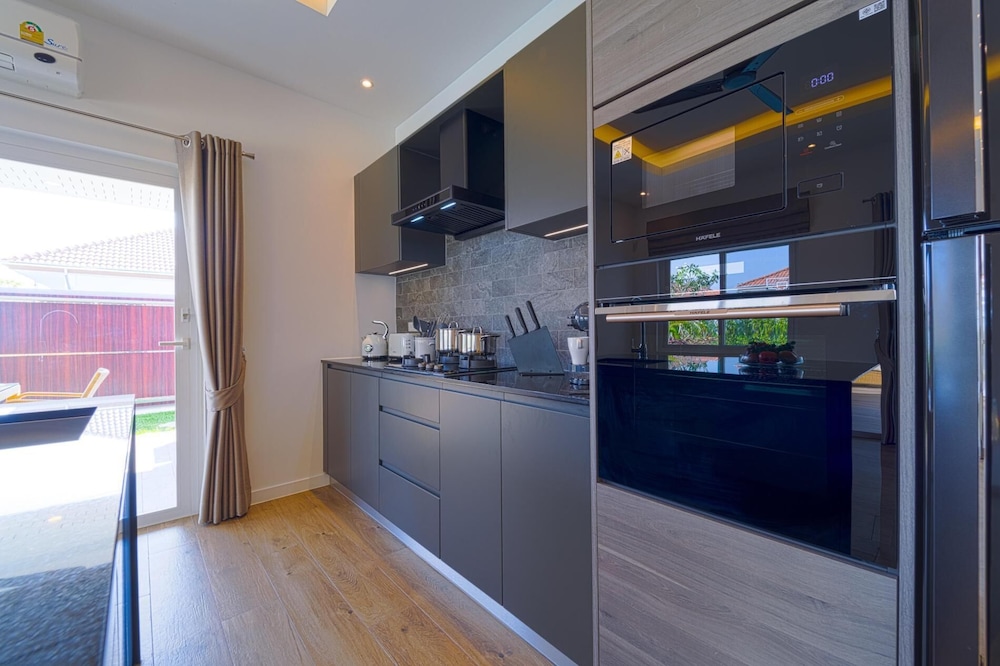 Brand-New Modern 3-Bedroom Villa MB20