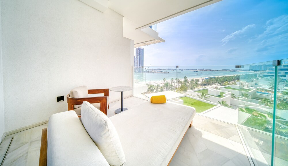 Five Palm Jumeirah Residences -Mint Stay