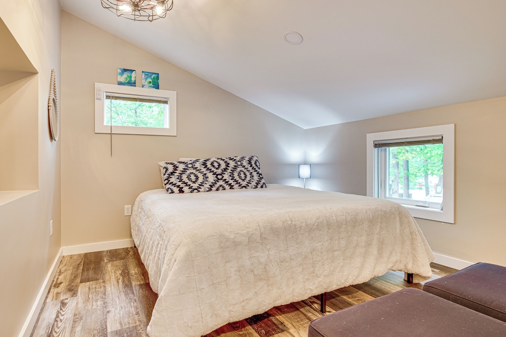 Walk to Lake Beaches: Cabin w/ Patio in Belmont!
