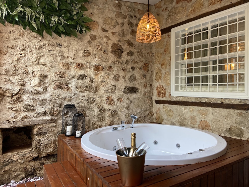 Noa's Boutique Hotel - Image 24