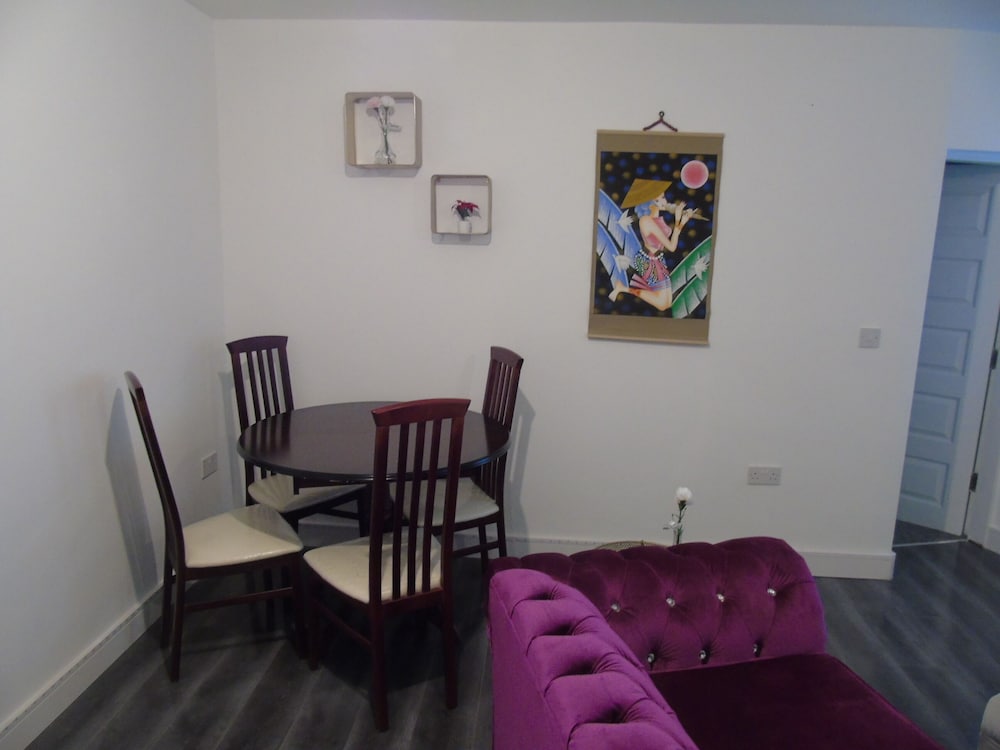 Inviting 1-bed Ground Floor Apartment in Bolton view 3
