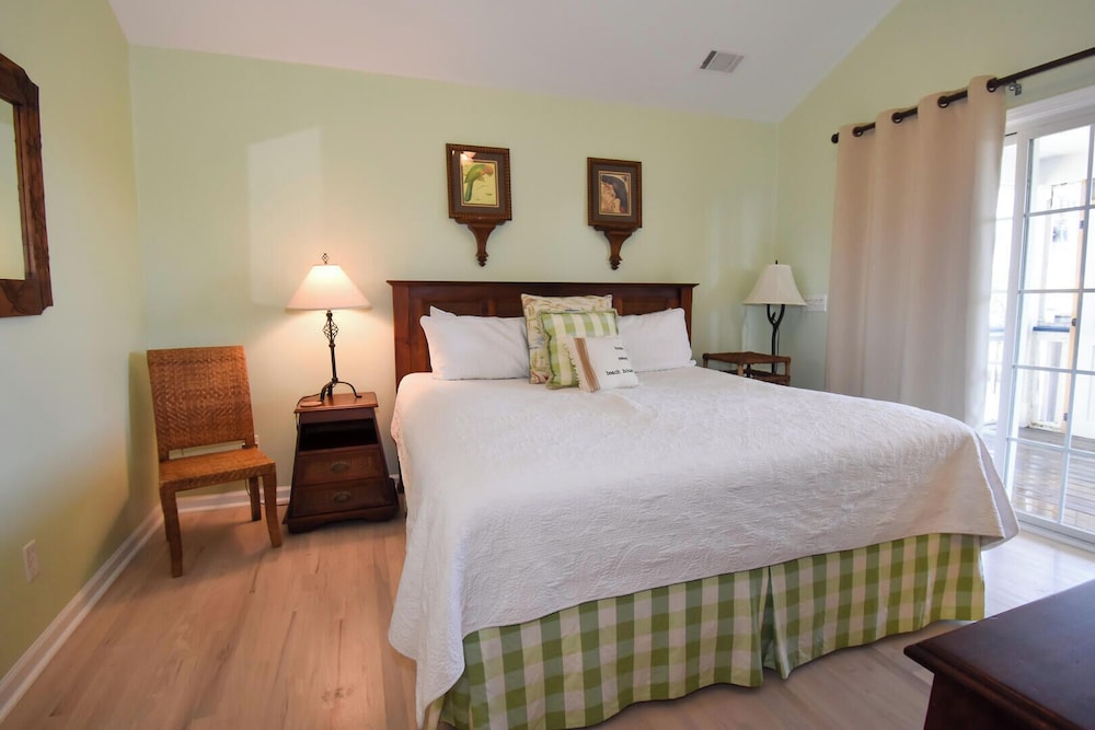 Spacious 4-bed, 4-bath Home in the Heart of Fripp Island