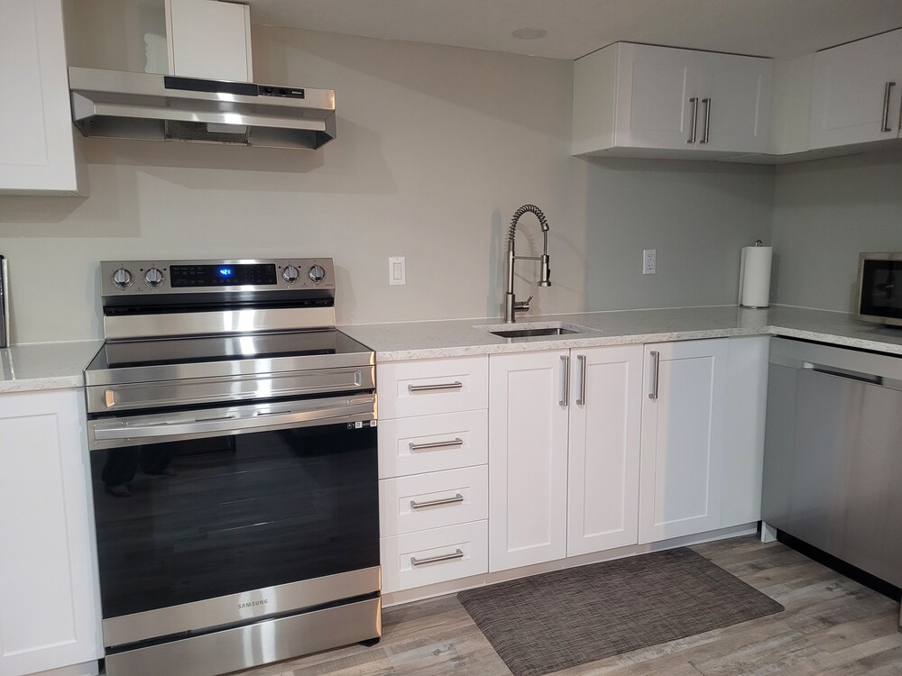 Boardwalk Homes - Executive Guest Rooms & Townhomes