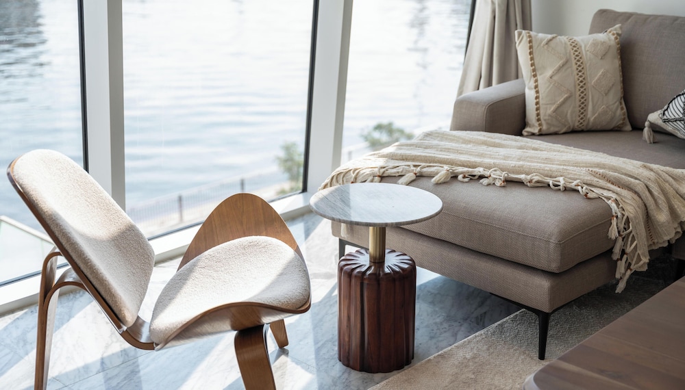 Manzil - Modern 1BR w Stunning Lake View