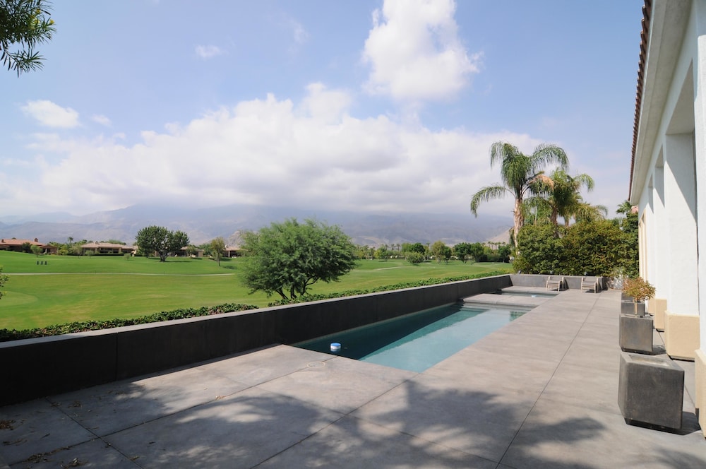 Spacious Modern Perfection at PGA West