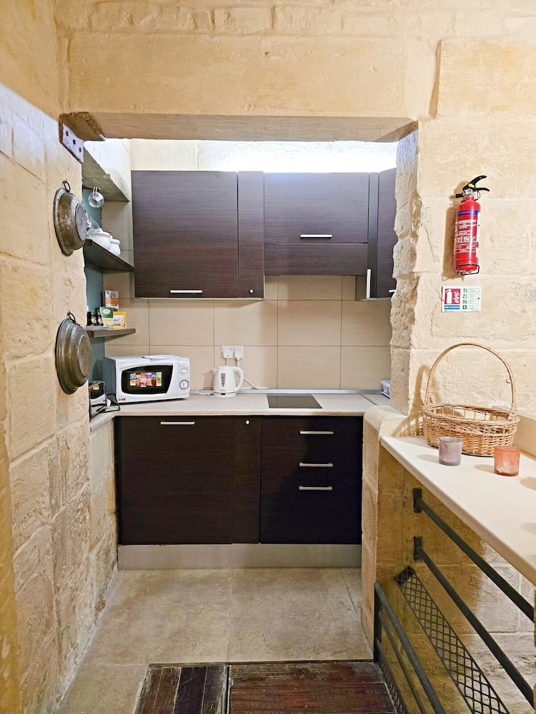 Traditional Maltese 2BR - Near Valletta