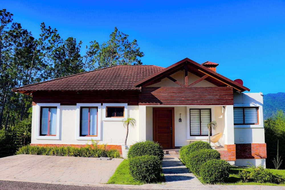 Vista del Campo Country Club & Villas view 4