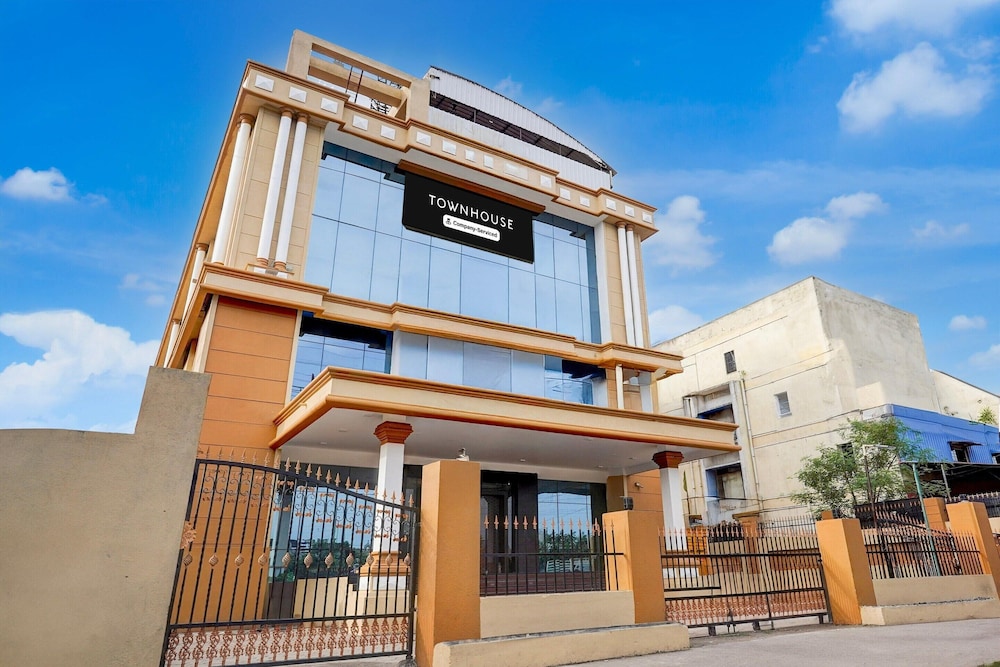 Super Townhouse Koyambedu Royal Plaza