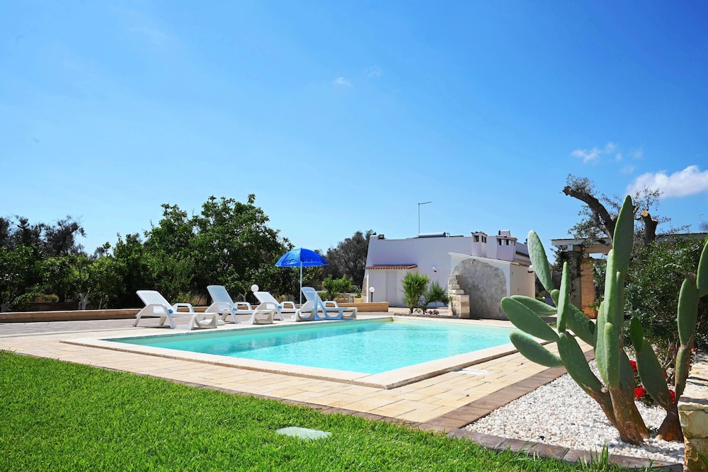 Villa Lino With Pool by Wonderful Italy