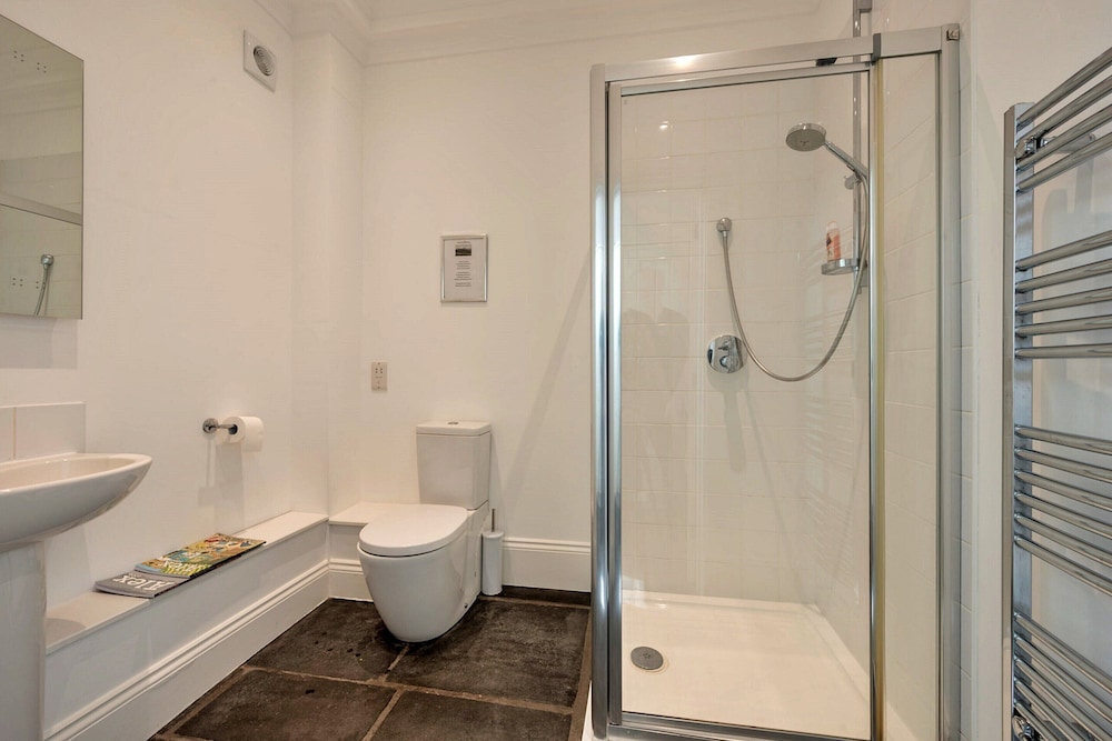 Self-catering Retreat With Pool, hot tub