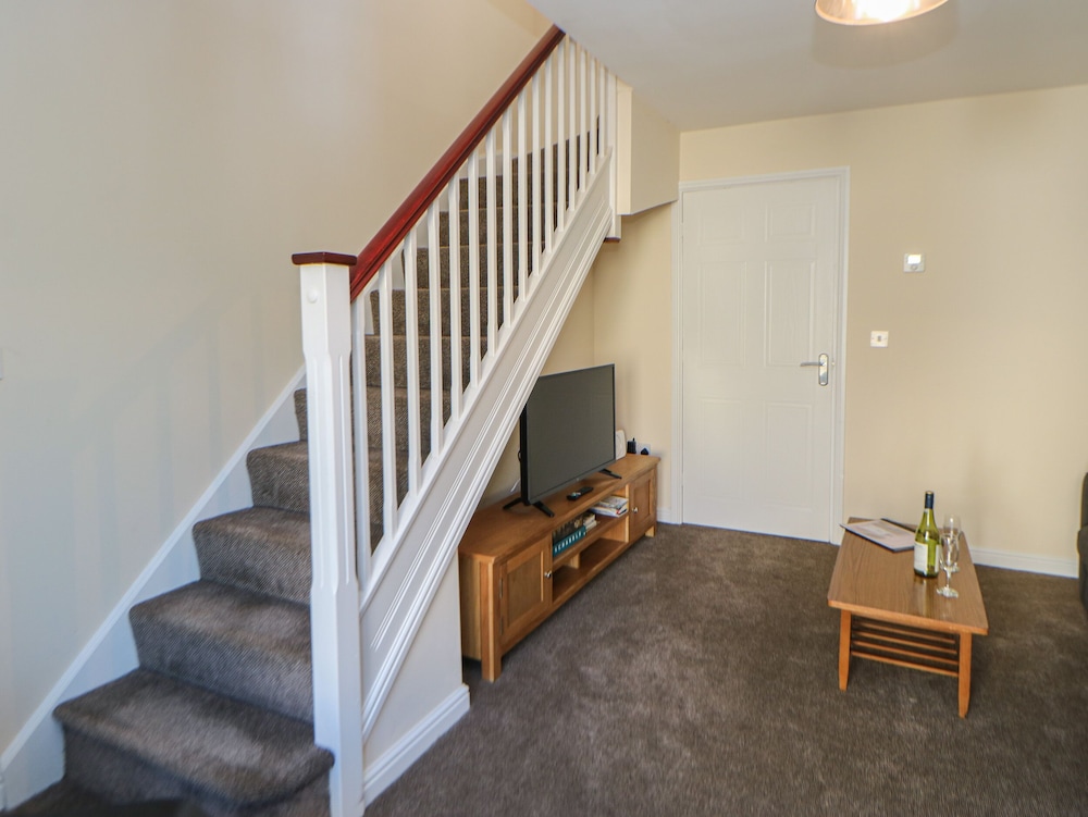 66 Dale Grove