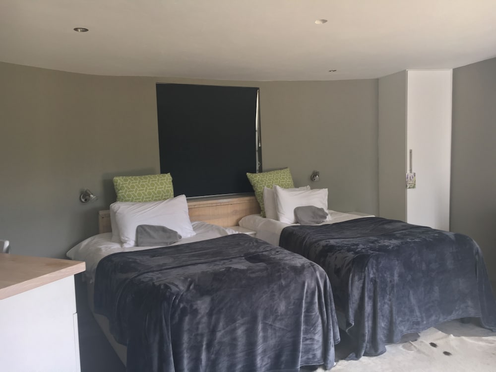 A Stone's Throw Accommodation view 4