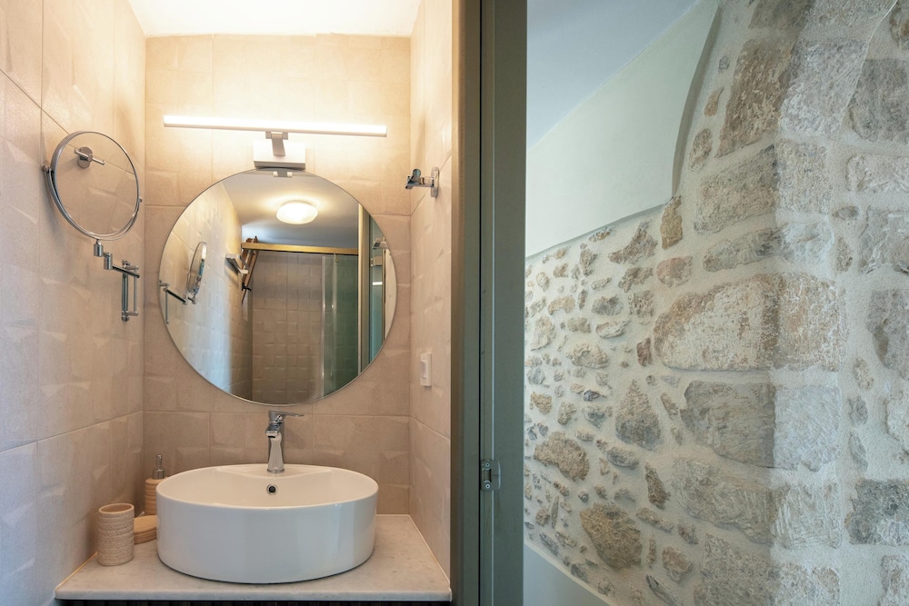 Moundros Luxury Villa & Spa