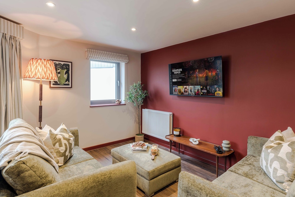 Waterside Living I Luxe Apartments