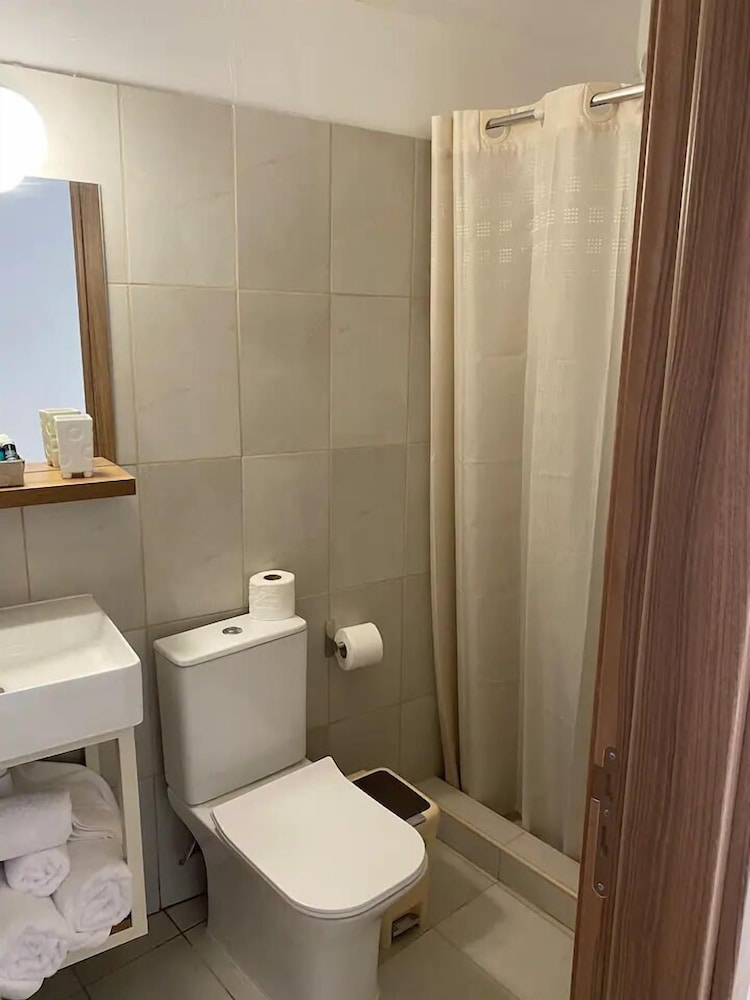 LARNACA BAY SUITES