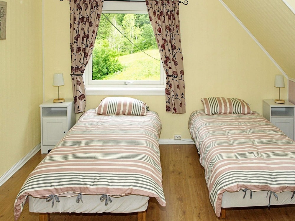 6 Person Holiday Home in Lonevag-by Traum view 3