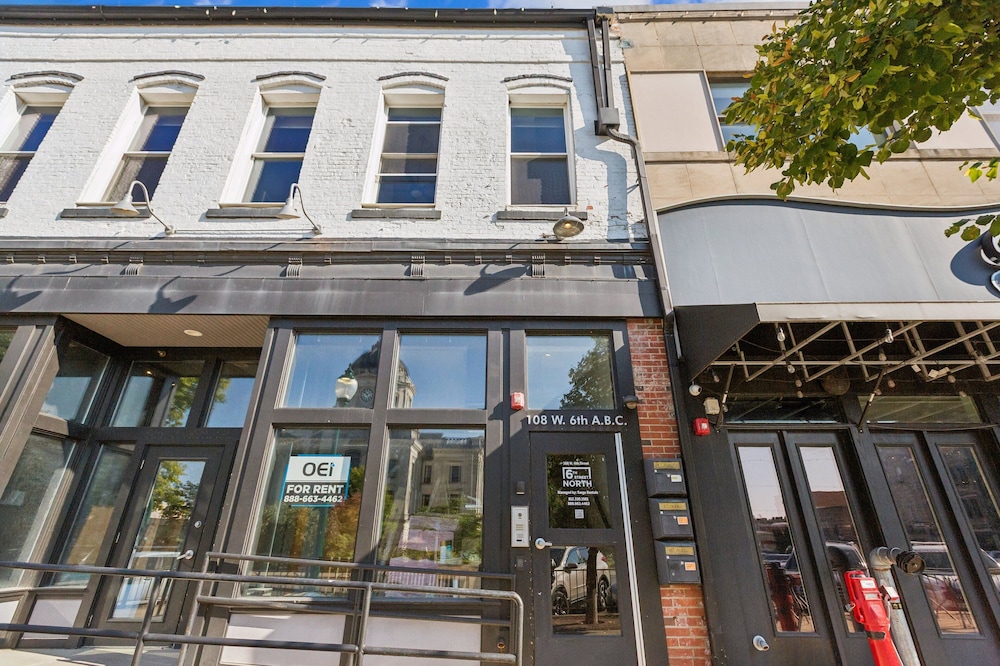 Rustic-industrial Loft With Courthouse Views 3 Bedroom Apts