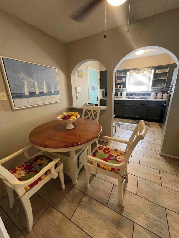 1BR Apartment in Historic Galveston