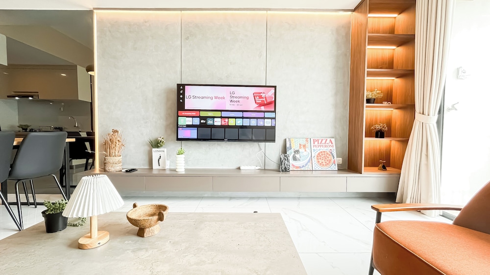 Spacious And Stylish 3Br At Sky House Bsd Apartment