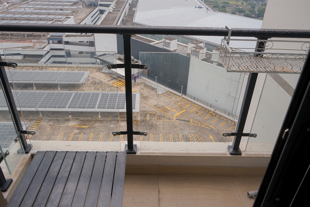 Spacious & Elegant 3BR Apartment at Sky House BSD