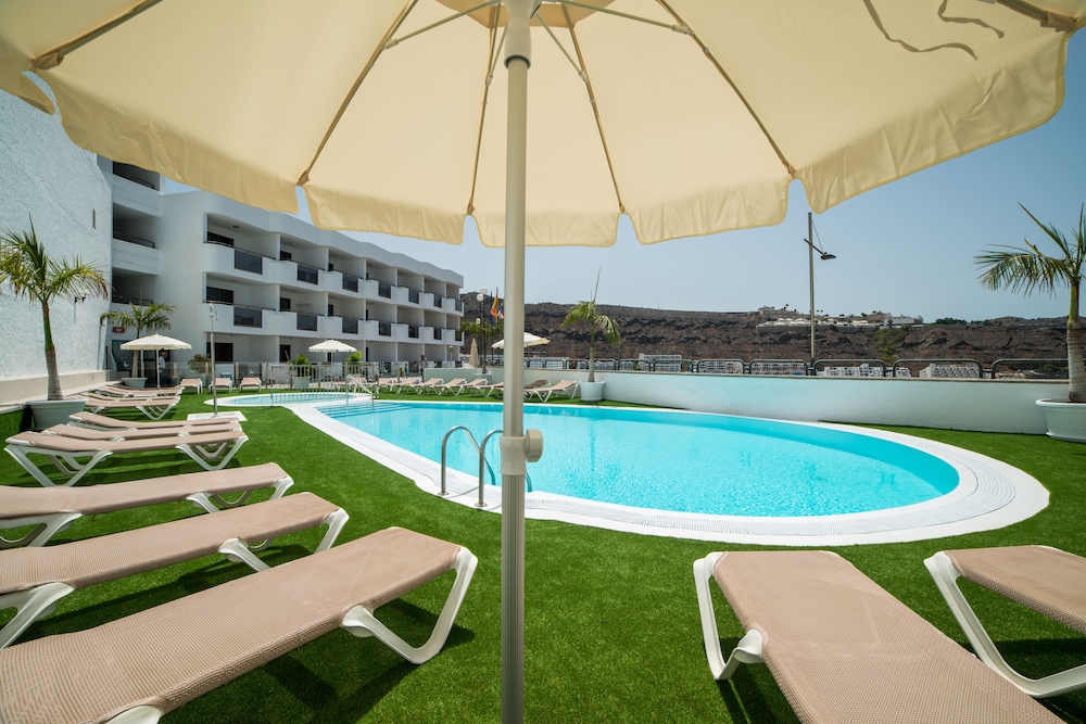 Hotel Apartamentos Montesol - Image 1