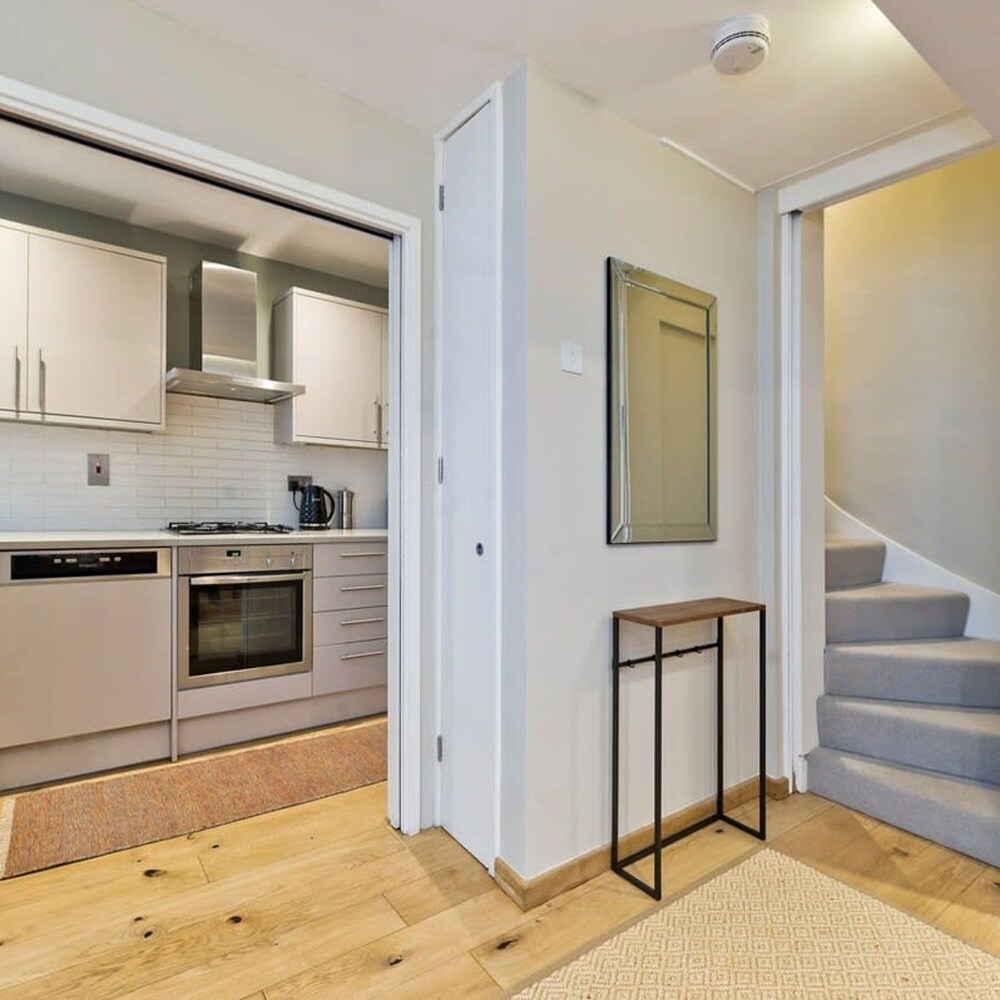 Sweet Marble Arch 2 Bedroom Mews House