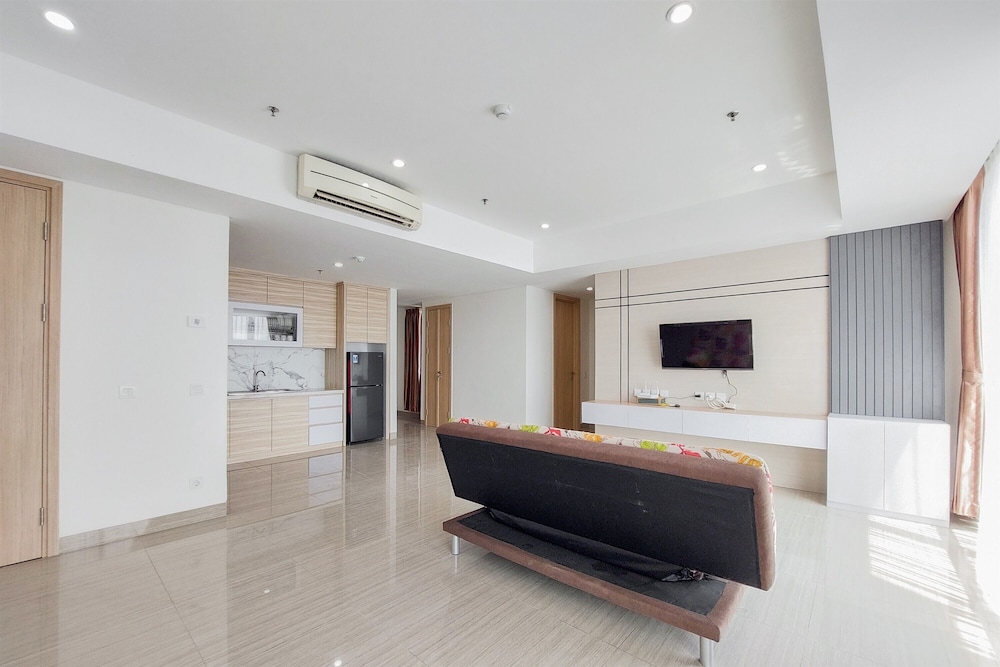 Spacious And Lavish 3Br At Hillcrest House Apartment, Curug - 16