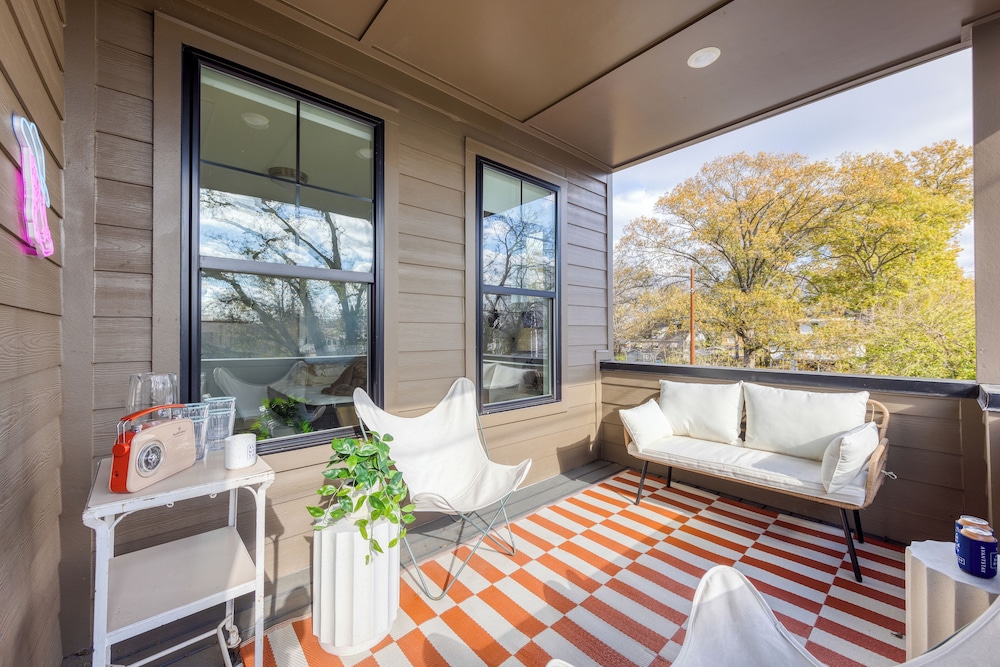 The Stage by Avantstay Chic 4bdr w/ Covered Balcony Modern + Newly Built