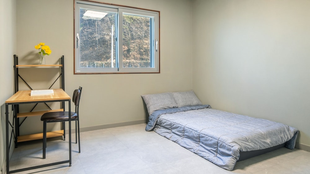 Goseong Hoostay Caravan Pension