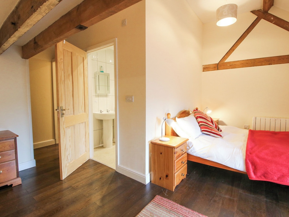 Millstone Cottages - Breidden View
